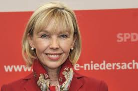 She was the fourth wife of the former german chancellor gerhard schröder. Doris Schroder Kopf Klare Ansage Zur Neuen Liebe Von Gerhard Schroder
