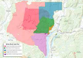 The white rock lake wildfire, last estimated at 32,000 hectares between vernon and kamloops, has prompted evacuation orders and alerts spanning four regional districts and one first nation. Pumhm2oiyoccpm