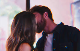 Spoiler de Coração Acelerado: Naiane dá beijão em Gael