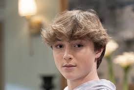 Carolyn Dewitt's Instagram, Twitter & Facebook