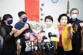 台灣舉重選手謝昀庭今天在東京奧運男子舉重 109 公斤以上量級（無限量級）b組賽事上陣，抓舉 172 公斤，挺舉 206 公斤，以總和 378 公斤，排名b組第6，確定無緣獎牌。 Gmin3yvqe43e2m