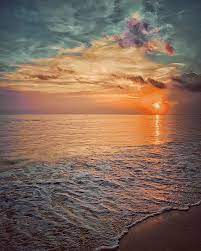 Langit Sore Sebelum Temaram Tiba Dan Cahaya Beranjak Bayangku Mencoba Mengais Terang Kamu Adalah Doa Aku Orang Buta Sajak Di Antar Langit Bayangan Instagram