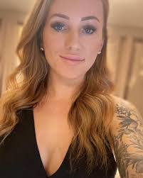 Shelby Blake's Instagram, Twitter & Facebook