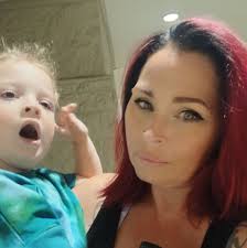 Who is the "eee" to your "uhh"? #friendship #friendshipgoals #bestfriends  #besties #friendshiphumor #duo #yepitskay