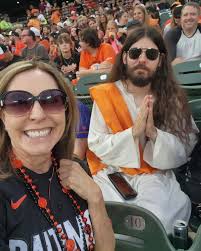 Truly OOO'mazing hanging out with 98 Rock Baltimore Joan Jett Amelia 98  Rock Marianne Sierk Duane Powell 💕❤️🎸⚾️🎊 Thank you #98ROCK 🧡🖤🤍💯  #joanjett #Baltimore #oriolesmagic #Orioles 🥰😍😘🥳