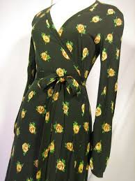 The Diane Von Furstenberg Wrap Dress A 70 S Fashion Staple Fashion Pattern Fashion Vintage Outfits