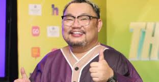 Michael ang membuat pengakuan tersebut di instagram beliau dengan memuatnaik gambar kalimah allahu akbar dah caption. Video Michael Ang Dedah Sudah Setahun Peluk Islam