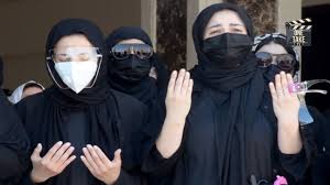 Maybe you would like to learn more about one of these? Donia And Amy Samir Ghanem Collapse At Their Father Samir Ghanem S Funeral Video Furtherarabia