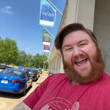 Hoo-hoo! So excited to be back at @themuny for Frozen! I can't begin to  express my excitement and gratitude to @johnnytartags and the entire Muny  team for having me back. Come see