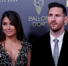 Antonella roccuzzo messi und frau neue frau entertainment freunde verlobung paar weitere suchvorschläge rund um lionel messi und frau doch wie wahrscheinlich ist ein wechsel messis nach. Ballon D Or Lionel Messi Triumphiert Und Zieht An Cristiano Ronaldo Vorbei Welt