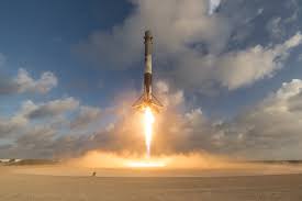 There was no crew aboard, but the dragon docked autonomously to the. Siti Di Lancio E Atterraggio Spacex Wikipedia