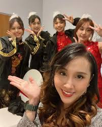 昨晚受邀担任**Branding Association** 的新年晚宴表演嘉宾，和四位美女舞者一起带来精彩演出！非常感谢宗亲Agnes Chua的邀请和安排，可惜没能和她合照，太可惜了！下次喝茶一定要补上美照～  祝大家蛇年行大运，生意兴隆！ Honored to be