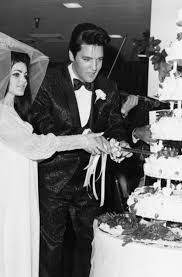 Maybe you would like to learn more about one of these? Elvis Und Priscilla Presley Mit Tochterchen Lisa Marie Im Februar 1968 Klicken Sie Sich Durch Bilder Des King Und Seiner Queen Stuttgarter Nachrichten