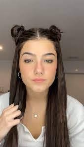 Claire Pires's Instagram, Twitter & Facebook