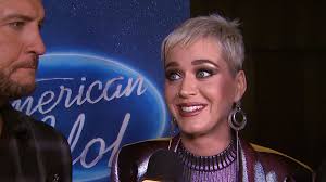 Simon cowell used to be the mean judge with a british accent on american idol. American Idol Judges Luke Bryan And Katy Perry Playfully Shade Simon Cowell We Re All Artists Exclusive Entertainment Tonight