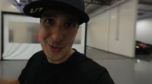 Infelizmente vazou no meu último vídeo imagens do novo carro do Jr…. Que só  foi possível após ele fazer mentoria com guro MARÇAL, informo vocês que o  Jr conseguiu instalar o hardware