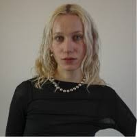 1100+ profili “Lena”