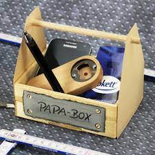 Alle ausführlichen anleitungen für stiftehalter, foto aus holz, tisch, lampe, uhr und vieles mehr findet ihr auf. Basteln Zum Vatertag Bastelideen Und Anleitungen