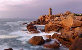Derniers rayons de soleil sur le superbe château de costaérès à ploumanac'h, au cœur de la côte de granit rose. Hotel Cote De Granit Rose Cotes De Granit Rose Hotel Perros Guirec In Der Bretagne