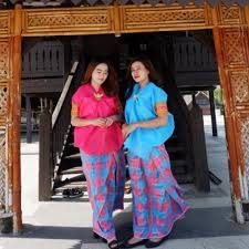 Alamat toko baju adat di makassar. Ready Harga 1 Stel Baju Bodo Tokko Bugis Makassar T3 Shopee Indonesia
