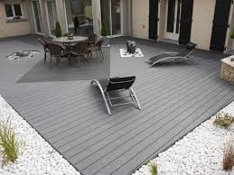 Low Maintenance Composite Decks Are Quickly Gaining Ground Among Busy Homeowners Http Goo Gl Q0ugqj Lame Composit Deckin Patio Design Patio Patio Flooring