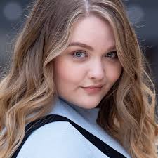 Sabrina Helton's Instagram, Twitter & Facebook