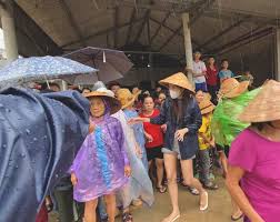 Thậm chí cô còn không ngại sử dụng trang phục đã mặc 3,4 năm sau hơn 10 năm hoạt động nghệ thuật, ca sĩ t﻿hủy tiên đã có được vị trí nhất định trong làng giải trí. Luáº­t SÆ° Ca SÄ© Thuá»· Tien Lam Tá»« Thiá»‡n Khong Sai Luáº­t