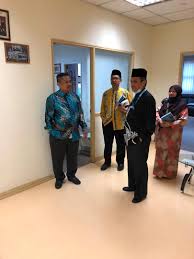 محكمه شرعية‎‎) ialah institusi kehakiman yang membicarakan serta menjatuhkan hukuman ke atas orang islam bagi kesalahan sivil dan jenayah agama mengikut bidang kuasa yang diperuntukkan untuknya. Jksnpulaupinang On Twitter Kunjungan Hormat Yang Amat Arif Ketua Hakim Syarie Ke Pejabat Penasihat Undang Undang Negeri Pulau Pinang Pada Hari Ini Https T Co Tldyoalefd