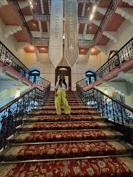 Taj Mahal Palace hotel in Mumbai ...