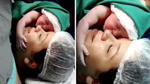 Video El Emotivo Momento En Que Un Bebe Recien Nacido Se Agarra A La Cara De Su Madre