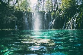 Lokasi air terjun putuk truno prigen. Pemandangan Air Terjun Di Dalat Vietnam Tripjalan