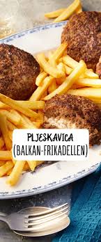 Pljeskavica Frikadellen Gefullt Mit Balkankase Rezept Rezept Rezepte Rezepte Mit Frikadellen Serbische Rezepte