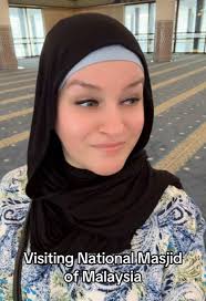 Hermoso momento en la Mezquita Nacional de Malasia