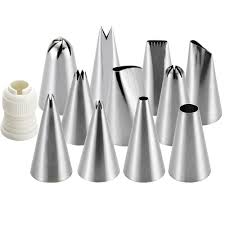 Quelle Douille Utiliser Pour Chaque Recette Du Cap De Patisserie Reponse Claire Et Detaille Outils De Decoration Accessoire Patisserie Decorations De Gateaux
