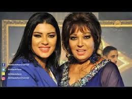 رفض والداها دخولَ عالمِ الفن والرقص فهربت مع خالها واحترفتهما بعد ذلك، تزوجت من رجل أعمال وأنجبا ابنتهما الكبري عزة التي دخلت التمثيل وبعد انفصالها منه تزوجت عدة مرات، وزوجها الحالي هو. Ø¨Ø§Ù„ÙÙŠØ¯ÙŠÙˆ Ø¥Ø¨Ù†Ø© ÙÙŠÙÙŠ Ø¹Ø¨Ø¯Ù‡ ØªØªØ­Ø¯Ø« Ø¹Ù† Ù‚Ø³Ø§ÙˆØªÙ‡Ø§ ÙˆÙƒÙŠÙ Ø§Ø¬Ø¨Ø±ØªÙ‡Ø§ Ø¹Ù„Ù‰ Ø§Ù„Ø²ÙˆØ§Ø¬ ÙÙŠ Ø§Ù„Ù€16 Ù…Ù† Ø¹Ù…Ø±Ù‡Ø§ Youtube