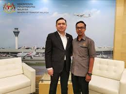 Transport minister anthony loke declined to accept a huawei smartphone presented by an event organiser as a token of. Anthony Loke Says He Misses Driver The Most At Former Ministry The Star
