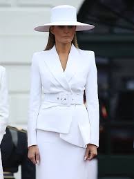 I fiorellini per la giornata della donna. Tailleur Per La Sposa L Abito Preferito Del Momento Weddings