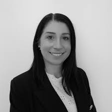 Kristen Lomas's Instagram, Twitter & Facebook