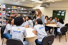 O serviço nacional de aprendizagem comercial, popularmente conhecido pela sigla senac, é uma instituição de ensino privada brasileira, que recebe subsídios do governo. Senac Capacita Jovens Aprendizes Para As Empresas Fluminenses Jornal A Voz Da Serra