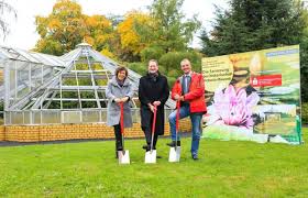 Leipziger Internet Zeitung Sanierung Gestartet Victoriahaus Im Botanischen Garten Der Universitat Leipzig Soll In Altem Glanz Erstrahlen L Iz De