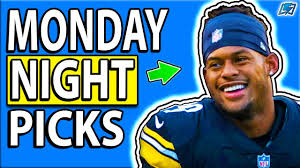 Check here for daily nfl starting lineups, including draftkings and fanduel salaries for that day's daily fantasy sports contests. Draftkings Nfl Picks Monday Night Week 15 Dfs Picks Youtube
