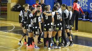2,594 likes · 135 talking about this. Universitatea Cluj A Reusit Surpriza Campionatului La Handbal Feminin Fetele Din Cluj Au Invins Gloria BistriÅ£a La Un Gol