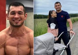 Pár opustil soutěž jako první. Monika Bagarova Under Fire Do You Want To Grill Your Daughter