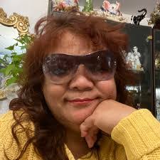 Kimberly Perna's Instagram, Twitter & Facebook