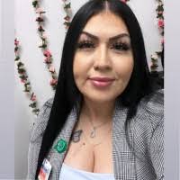 Shelly Braham's Instagram, Twitter & Facebook