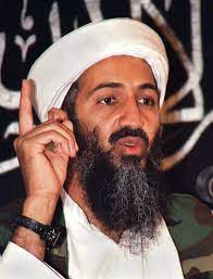 Two black hawk helicopters set down at the compound after one develops problems. Lemo Biografie Osama Bin Laden