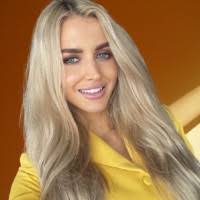 Lynette Dowell's Instagram, Twitter & Facebook