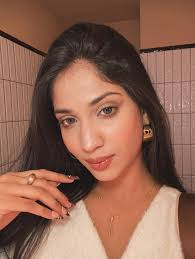 Iqra Shaikh 🖤 (@iqrashaiikhh) • Instagram photos and videos