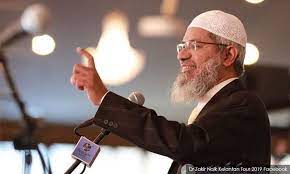 Sekarang ni tengah panas tentang isu dr zakir naik yang dikatakan telah mengeluarkan kenyataan yang mengundang kemarahan ramai orang. Malaysiakini Isu Dr Zakir Naik Dan Masa Depan Islam Di Malaysia