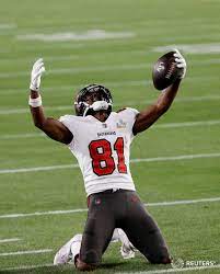 Antonio brown scored a touchdown for the tampa bay buccaneers in the super bowl and managed to accomplish the feat while running the wrong route. Corinne Perkins On Twitter Tampa Bay Buccaneers Antonio Brown Celebrates Scoring Their Third Touchdown At The Super Bowl Photo By Shannon Stapleton Https T Co 37zp5mx4t6